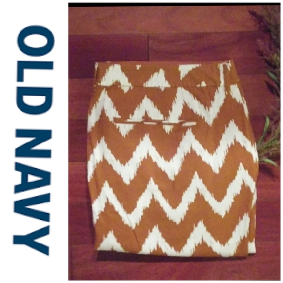 Old Navy Pants - Old Navy | SALE🎉 Graphic Cropped Pants- SZ. 18